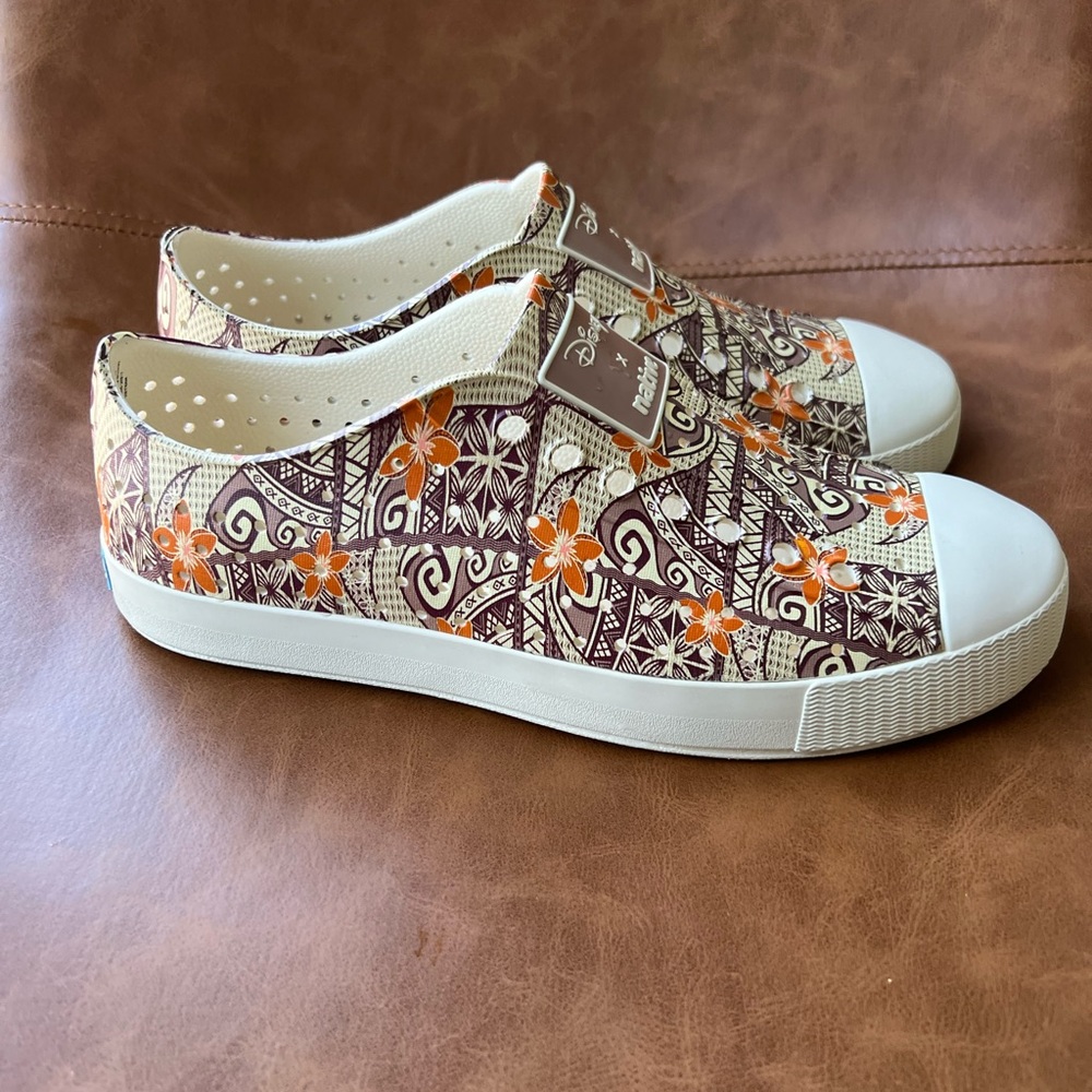 Native Women‘s Moana print Jefferson Slip-on Shoes - size 9